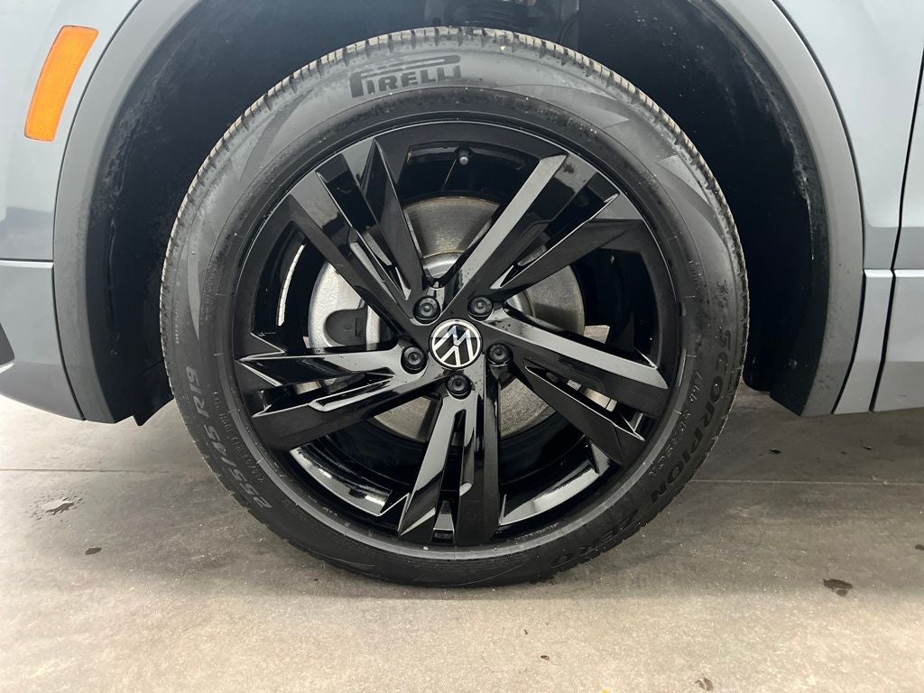 2023 Volkswagen Tiguan 2.0T SE R-Line Black