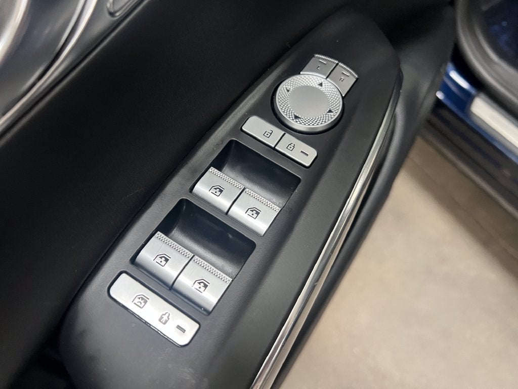 2025 Genesis GV70 2.5T