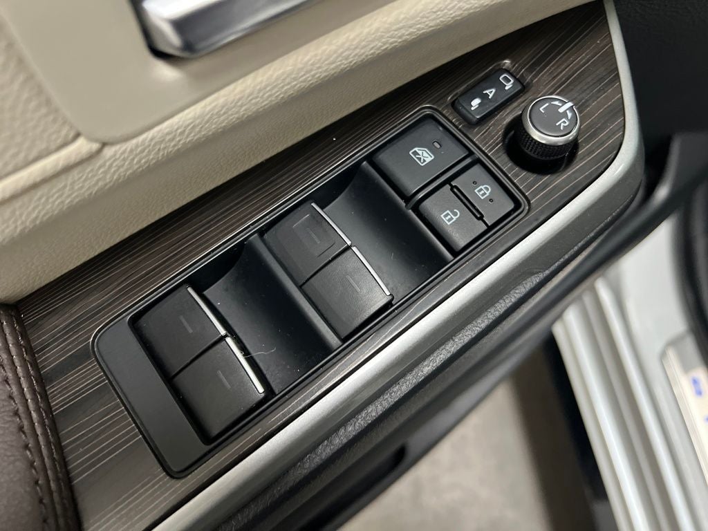 2022 Toyota Sienna Platinum 7 Passenger