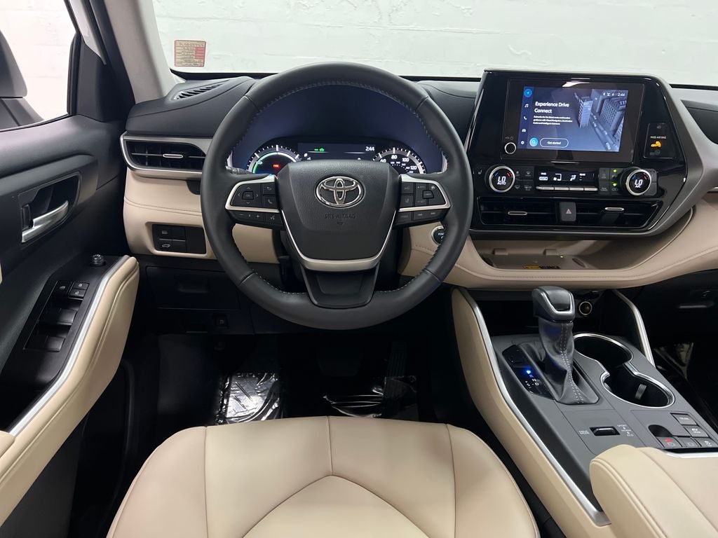2025 Toyota Highlander Hybrid XLE