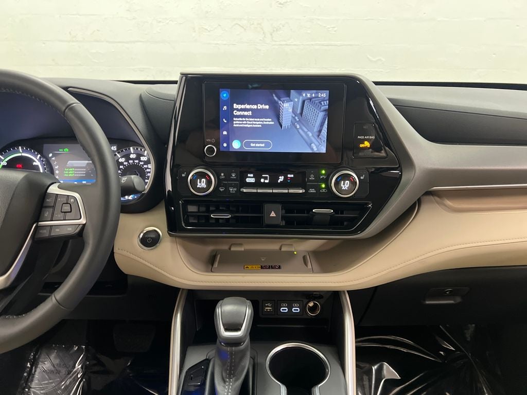 2025 Toyota Highlander Hybrid XLE