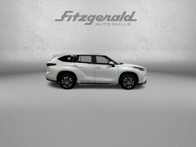 2025 Toyota Highlander Hybrid XLE