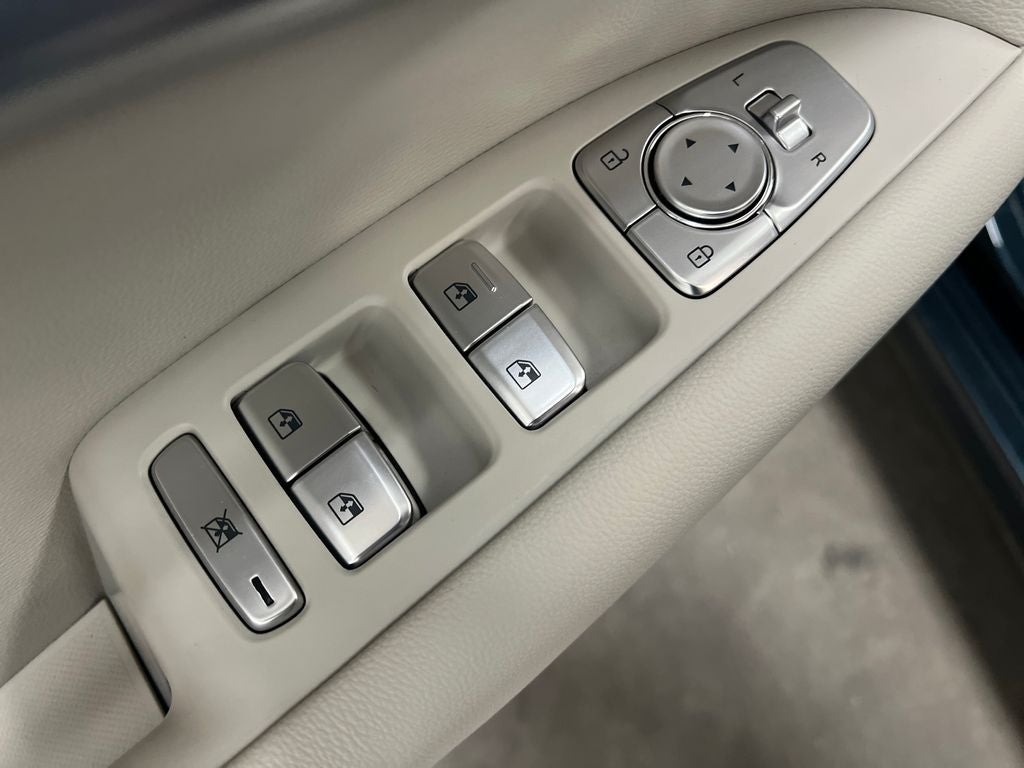 2024 Genesis G70 2.5T