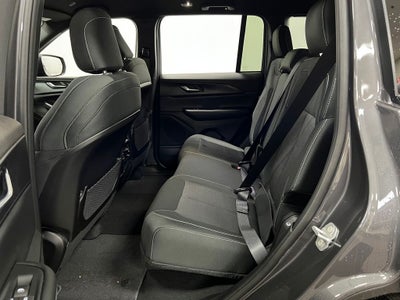 2025 Jeep Grand Cherokee GRAND CHEROKEE LAREDO 4X2