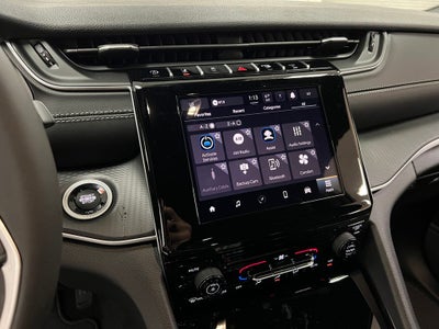 2025 Jeep Grand Cherokee GRAND CHEROKEE LAREDO 4X2