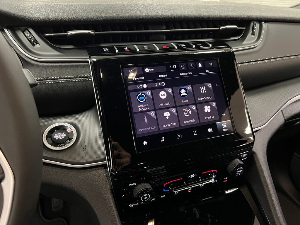 2025 Jeep Grand Cherokee GRAND CHEROKEE LAREDO 4X2