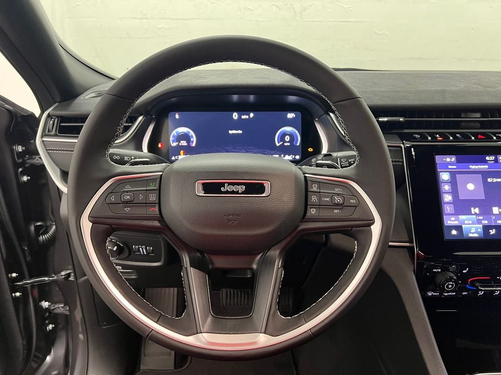 2025 Jeep Grand Cherokee GRAND CHEROKEE LAREDO 4X2