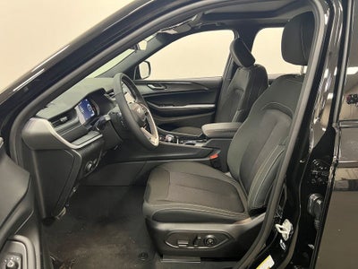 2025 Jeep Grand Cherokee GRAND CHEROKEE LAREDO X 4X2