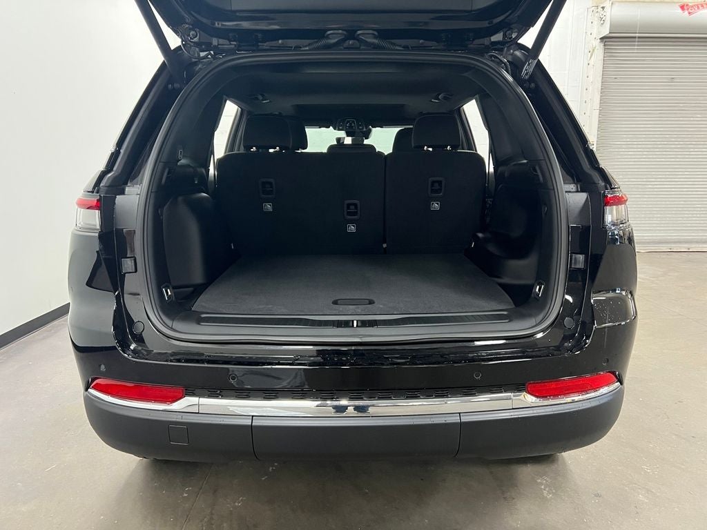 2025 Jeep Grand Cherokee GRAND CHEROKEE LAREDO X 4X2