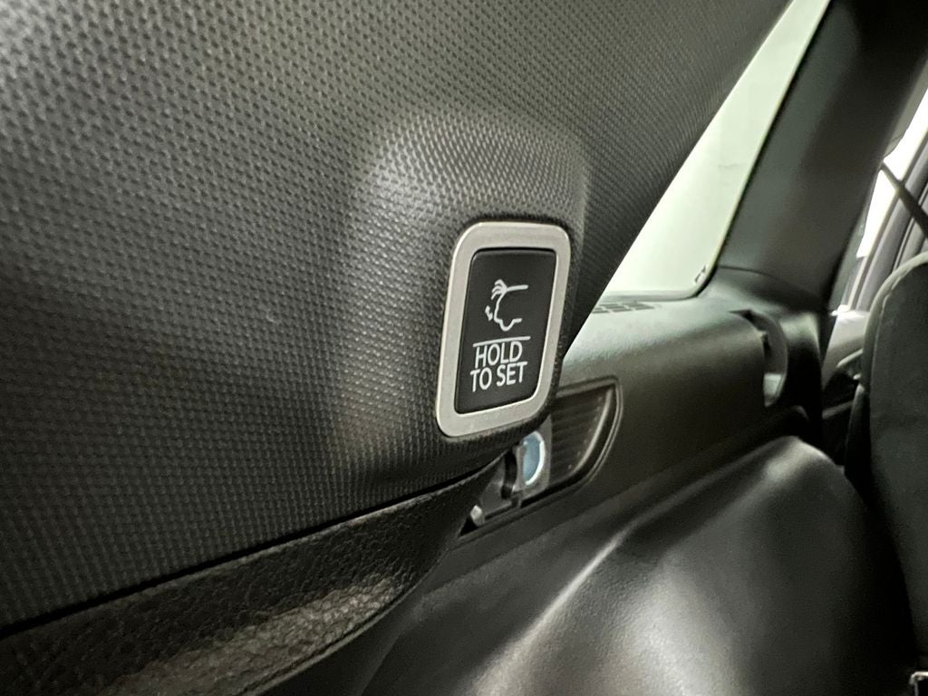 2025 Jeep Grand Cherokee GRAND CHEROKEE LAREDO 4X2