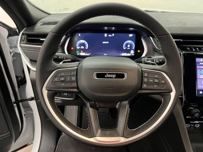 2025 Jeep Grand Cherokee GRAND CHEROKEE LAREDO 4X2