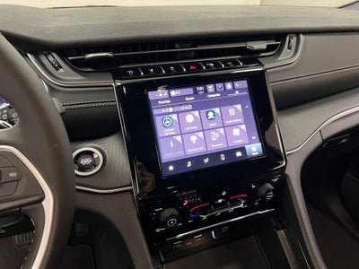 2025 Jeep Grand Cherokee GRAND CHEROKEE LAREDO 4X2