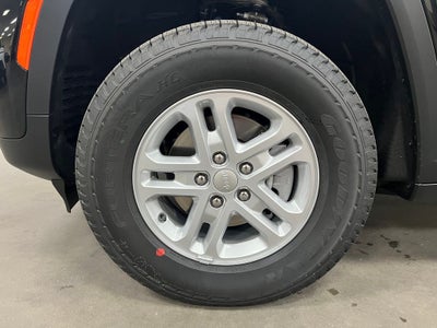 2025 Jeep Grand Cherokee GRAND CHEROKEE LAREDO 4X2