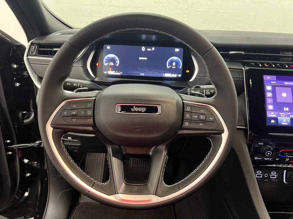 2025 Jeep Grand Cherokee GRAND CHEROKEE LAREDO 4X2