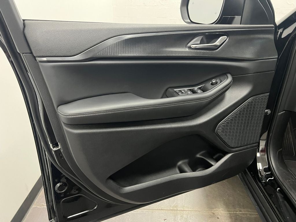 2025 Jeep Grand Cherokee GRAND CHEROKEE LAREDO 4X2