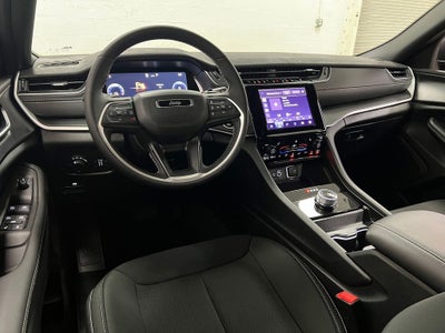 2025 Jeep Grand Cherokee GRAND CHEROKEE LAREDO 4X2