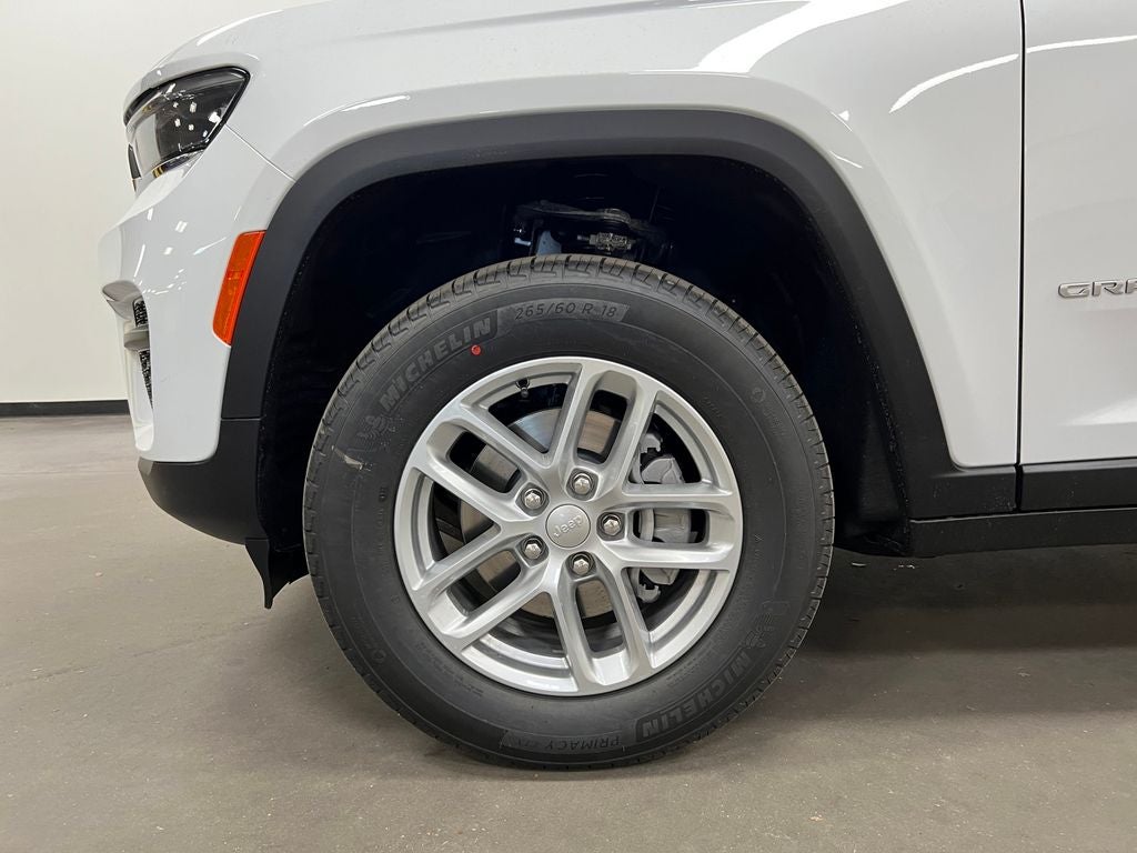 2025 Jeep Grand Cherokee GRAND CHEROKEE LAREDO 4X2