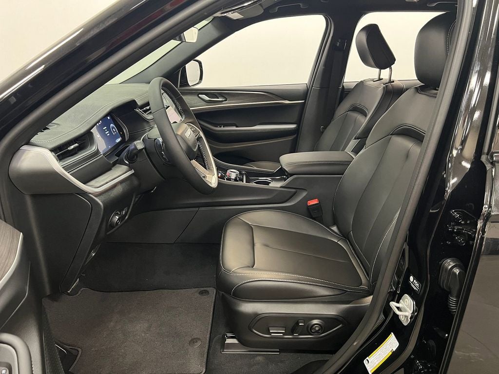 2025 Jeep Grand Cherokee GRAND CHEROKEE LIMITED 4X2