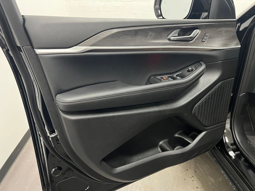 2025 Jeep Grand Cherokee GRAND CHEROKEE LIMITED 4X2