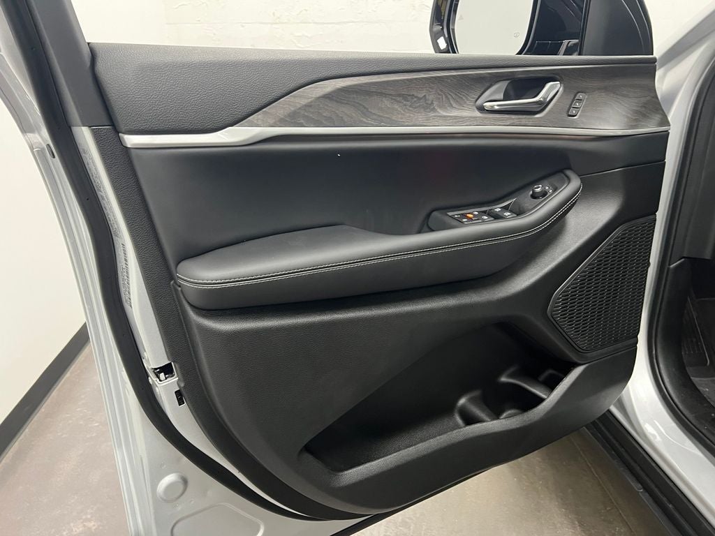 2025 Jeep Grand Cherokee GRAND CHEROKEE LIMITED 4X2