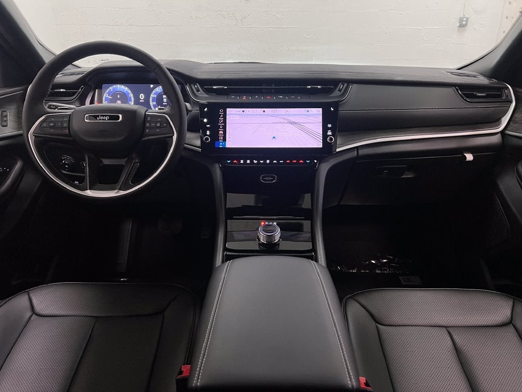 2027 Jeep Grand Cherokee GRAND CHEROKEE LIMITED 4X2