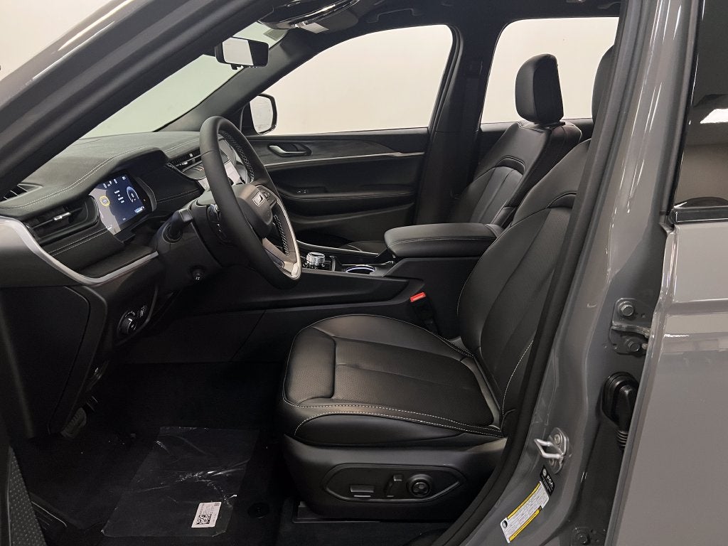 2027 Jeep Grand Cherokee GRAND CHEROKEE LIMITED 4X2