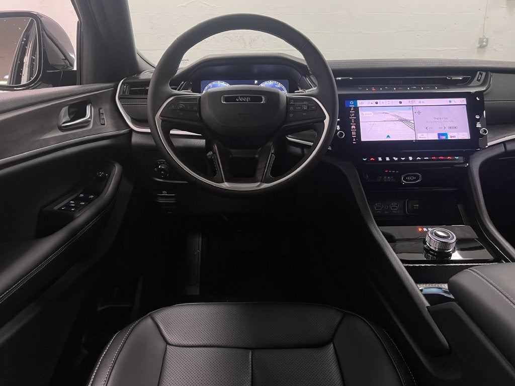 2027 Jeep Grand Cherokee GRAND CHEROKEE LIMITED 4X2