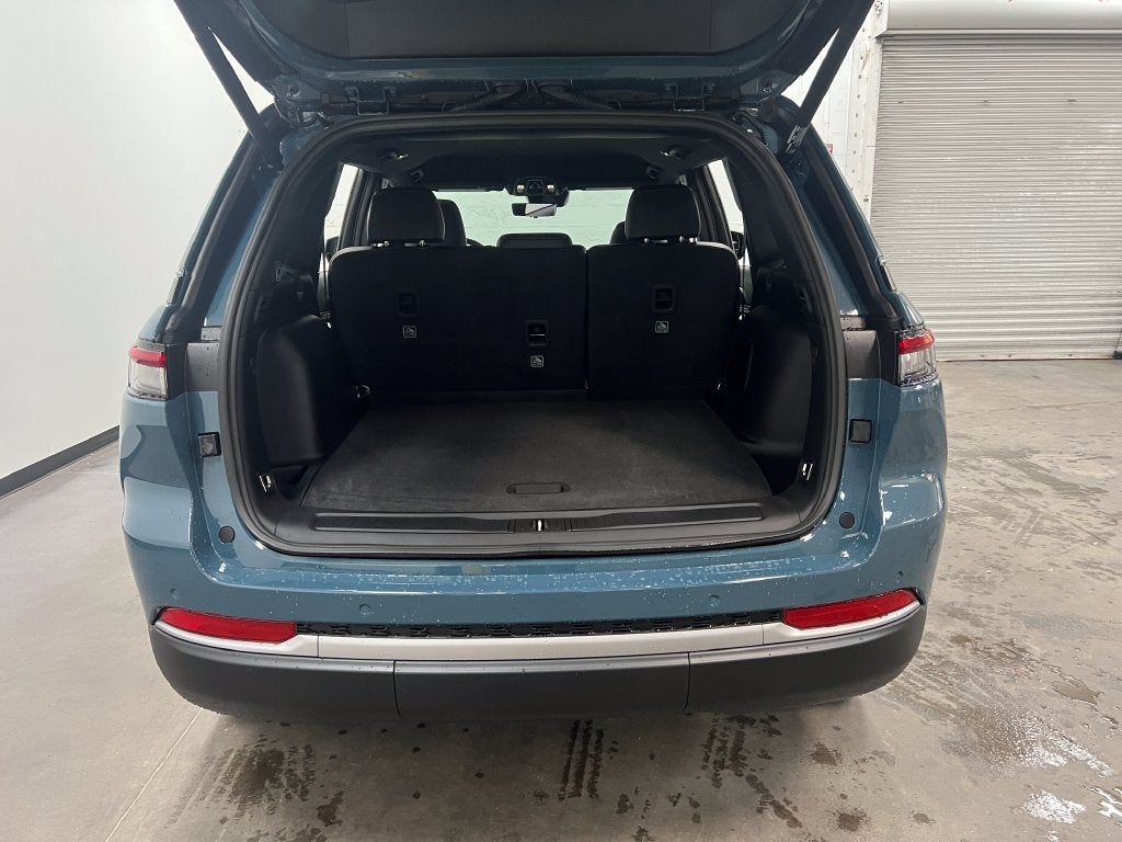 2027 Jeep Grand Cherokee GRAND CHEROKEE LIMITED 4X2