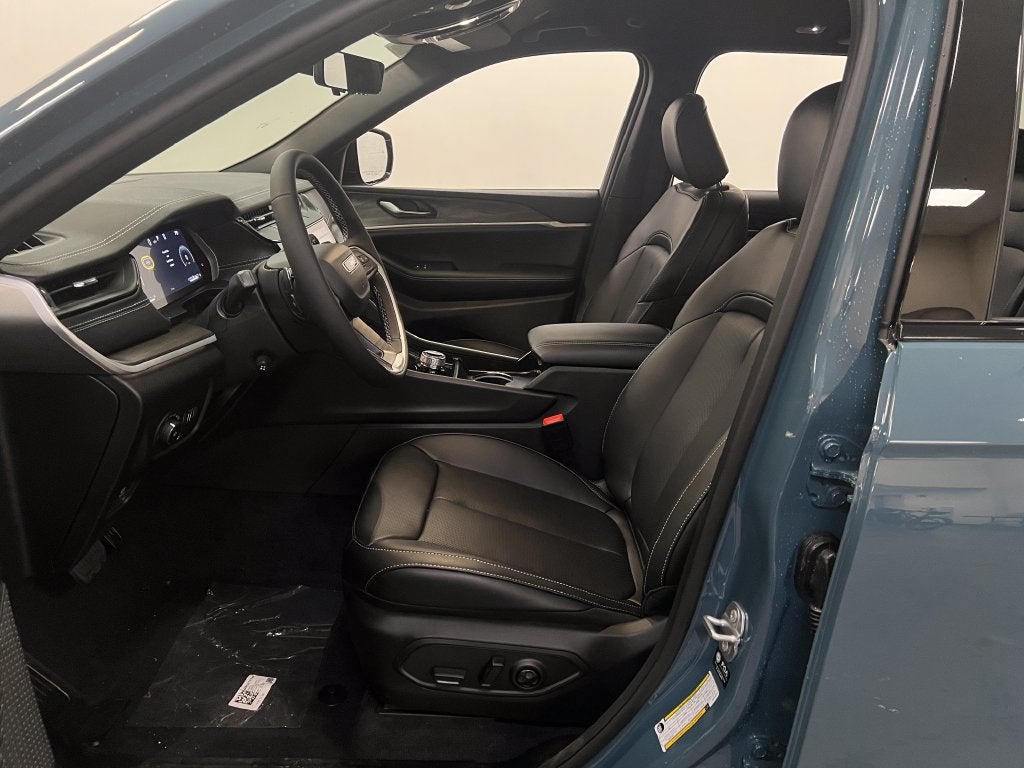 2027 Jeep Grand Cherokee GRAND CHEROKEE LIMITED 4X2