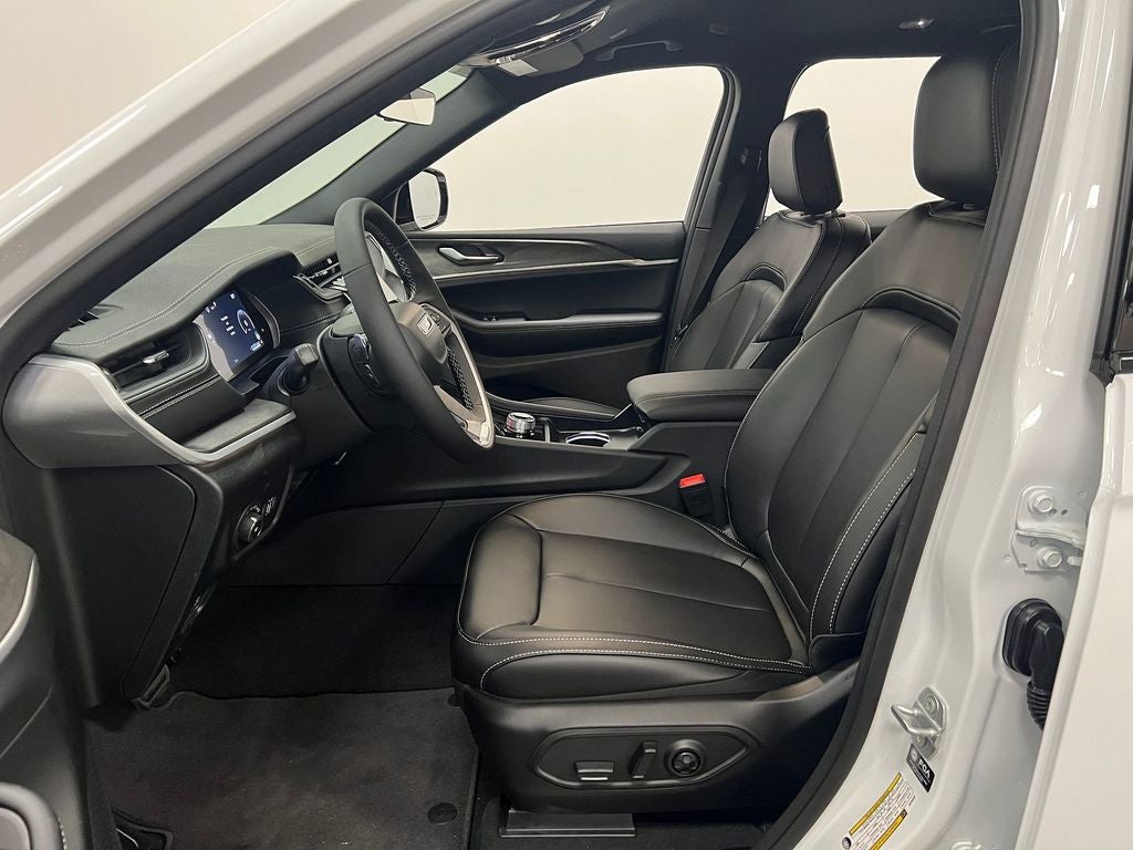 2025 Jeep Grand Cherokee GRAND CHEROKEE L LIMITED 4X2