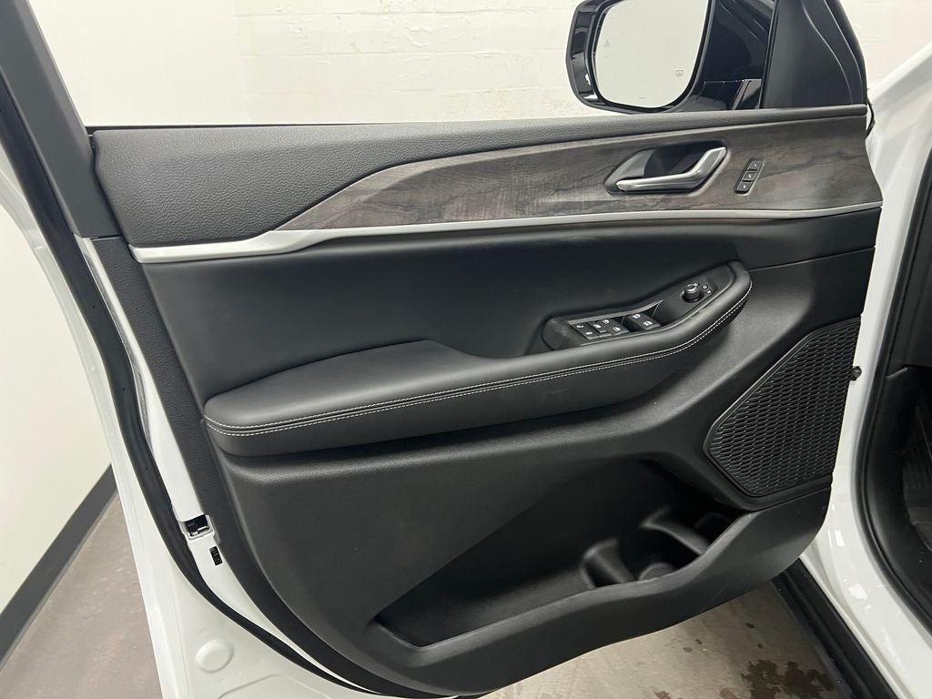 2025 Jeep Grand Cherokee GRAND CHEROKEE L LIMITED 4X2