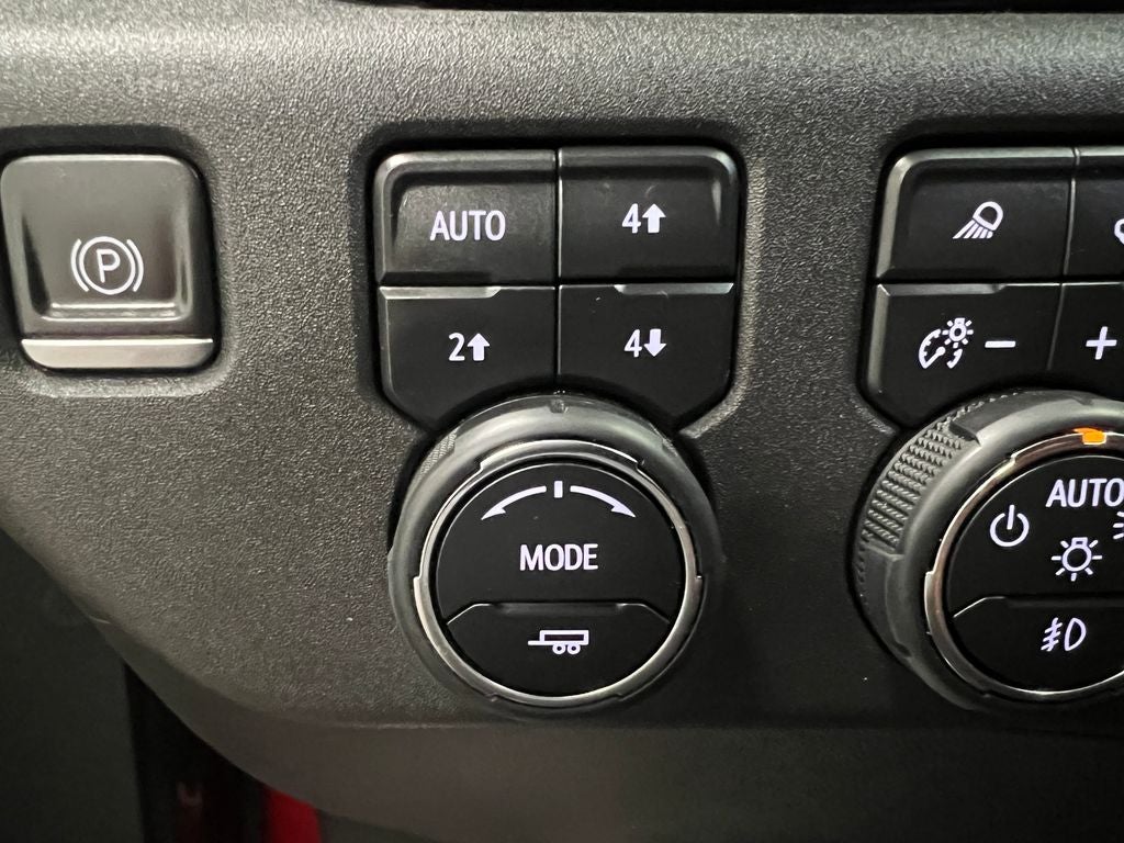 2023 Chevrolet Silverado 1500 4WD Crew Cab Short Bed LT Trail Boss