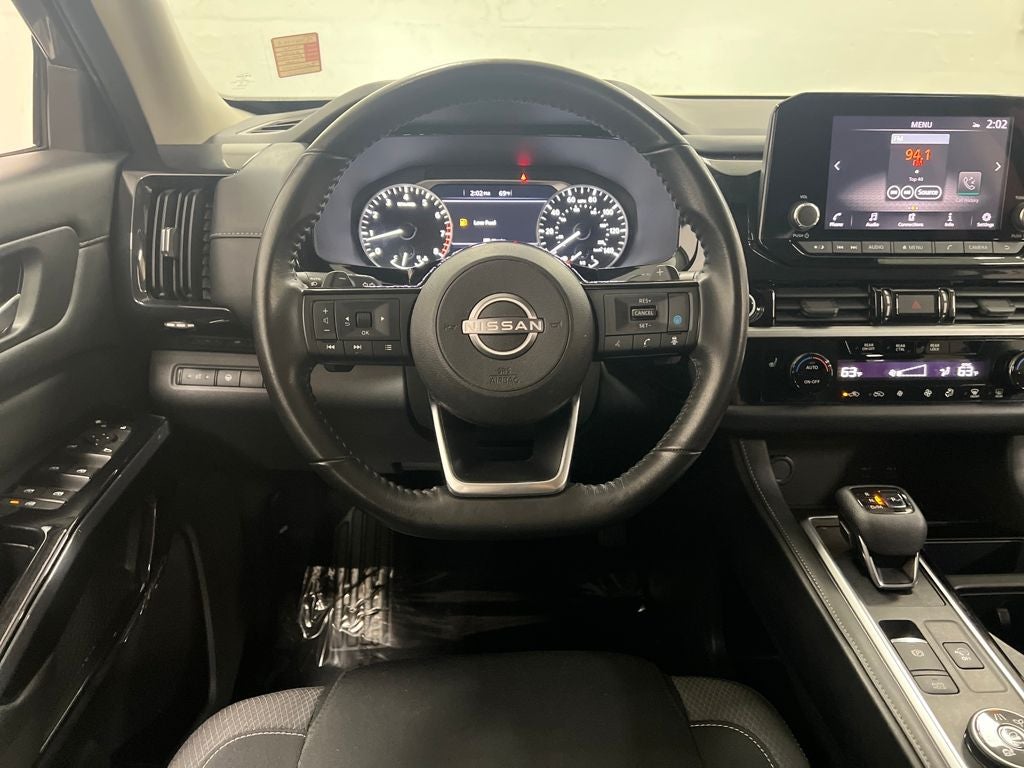 2022 Nissan Pathfinder SV