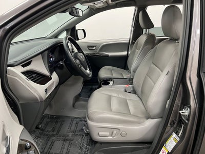 2019 Toyota Sienna XLE 8 Passenger