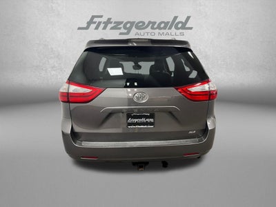 2019 Toyota Sienna XLE 8 Passenger