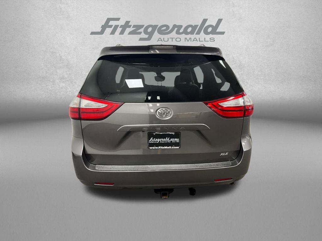 2019 Toyota Sienna XLE 8 Passenger
