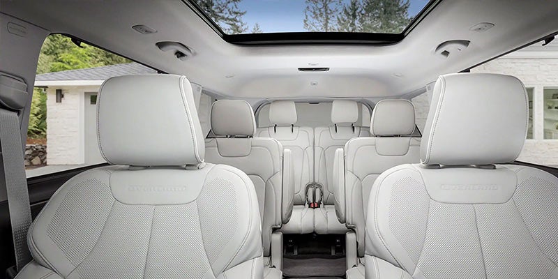 Jeep Grand Cherokee L model interior seating view