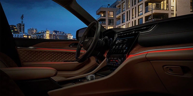 Jeep Grand Cherokee L model interior view